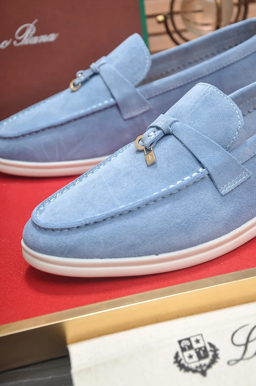 Men's shoes 💰400💶[𝐥𝐨𝐫𝐨 𝐏𝐢𝐚𝐧𝐚] [Couple model] High-end quality, affordable price, LP classic loafers, Italian treasure brand, the only brand that can match Hermès! Only after wearing it do we know that we can’t live up to our feet. Women’s code: 35-40 (customized sizes 34, 41, 42 are non-returnable) Men’s code: 38-44 (customized 45, 46, 47, 48 are non-refundable) Fabric: Customized imported cashmere Lining: Customized imported fetal cowhide Foot: Imported benzene-dyed calfskin Outsole: Exclusive original glass rubber outsole